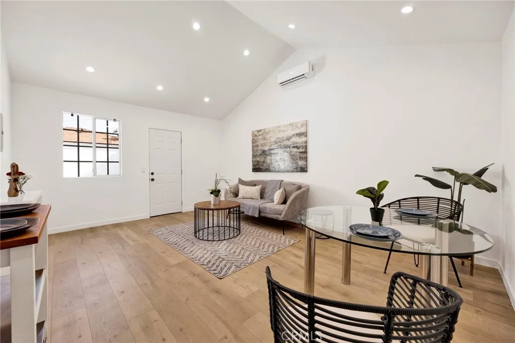 505 N Avon Street, Burbank, California 91505 home-pic-23